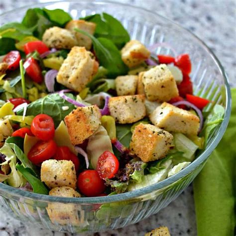 Homemade Croutons | Croutons homemade, Croutons, Delicious salads