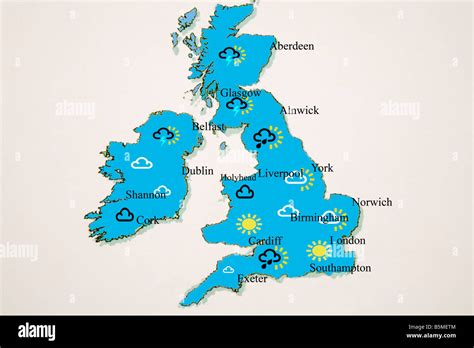 Studio UK météo carte montrant la pluie nuages soleil et orages dans ...