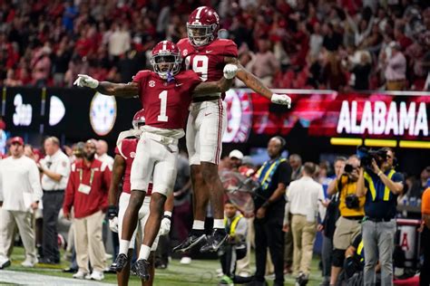 Playoff bound: Bama rolls No. 1 Georgia 41-24 for SEC title