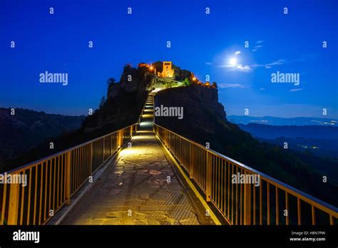 Civita di Bagnoregio ghost town landmark, bridge view on twilight. Lazio, Italy, Europe Stock ...