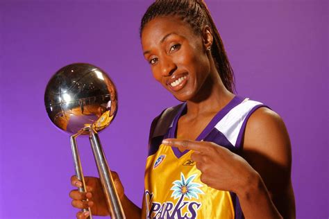 Top 10 Greatest Women Athletes of All-Time | KreedOn