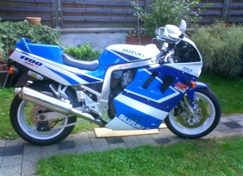 1991 Suzuki GSX-R 1100 - Moto.ZombDrive.COM