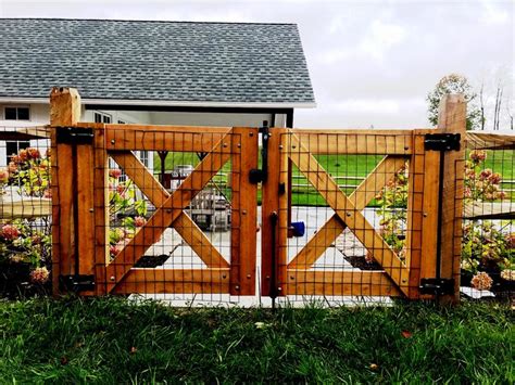 Cedar Gates with Welded Wire | Fence design, Wood fence design, Backyard fences