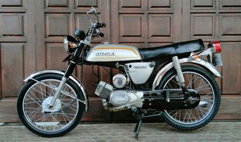 Suzuki A100