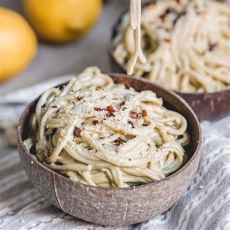 Spaghetti with Creamy Zucchini Sauce - Vegan Bowls