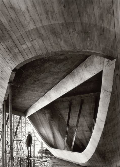 Phaeno Science Centre – Zaha Hadid Architects