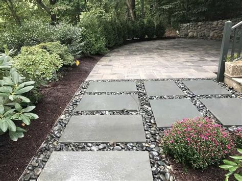 3 Tips For Using Stepping Stones In Your Kings Park, NY, Landscape Design - Above All Masonry