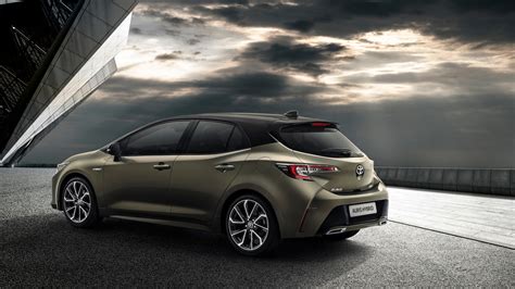 2019 Toyota Corolla Hybrid hatchback debuts in Geneva for Europe