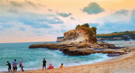 23 Hidden beaches in Yogyakarta (Gunung Kidul) with pristine shores, secret waterfalls and ...