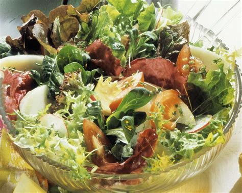 Crisp Green Salad with Mustard Dressing recipe | Eat Smarter USA