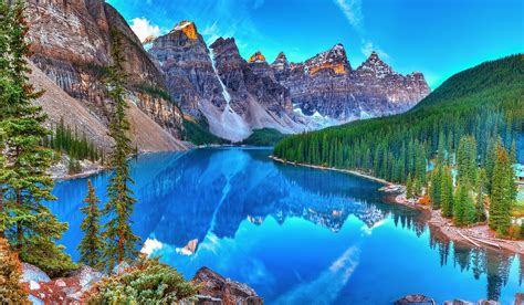 Valley Of The Ten Peaks, Canada - WorldAtlas