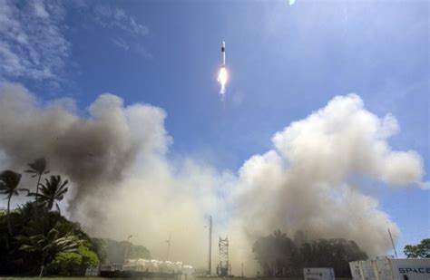 SpaceX restores a Falcon 1 rocket for 10th anniversary of first launch success