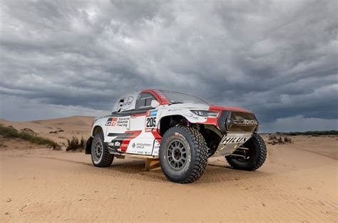 Toyota announces crews for Dakar 2023, and changes to 266kW Hilux ...