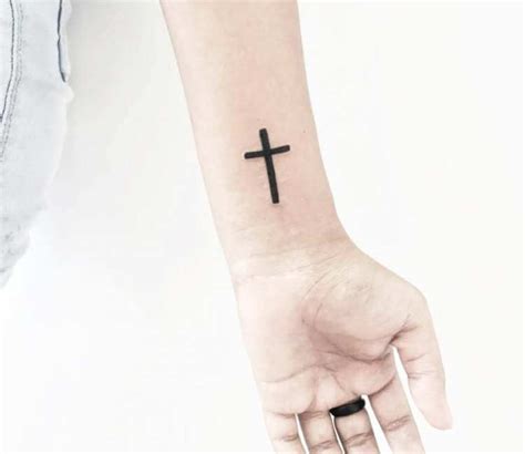 Christian cross tattoo by Pedro Goes | Photo 26385