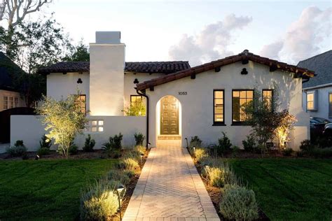 Spanish Style Homes: Key Elements & 9 Exterior Examples