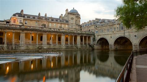 Pulteney Bridge in Bath, England | Expedia