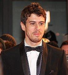 Toby Kebbell - Wikipedia