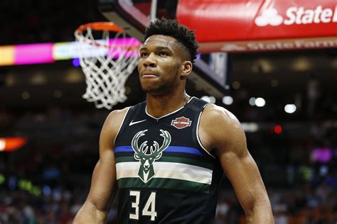 Terrible Giannis Antetokounmpo trade proposals are everywhere