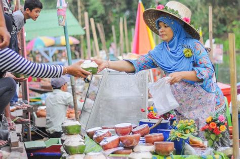 KHLONG HAE FLOATING MARKET, HAT YAI, THAILAND Editorial Stock Photo ...