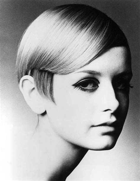 Twiggy | Twiggy hair, 1960s hair, Short hair styles