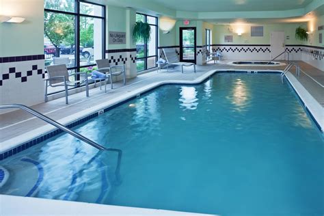 Hotel in Lansing, Michigan with Indoor Pool | SpringHill Suites Lansing