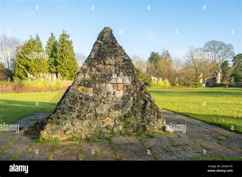 Reigate castle castle grounds surrey hi-res stock photography and ...