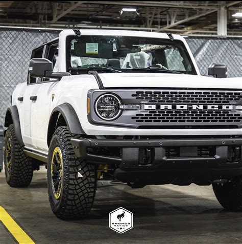 Photoshop request: white grille and modular bumper | Bronco6G - 2021+ Ford Bronco & Bronco ...