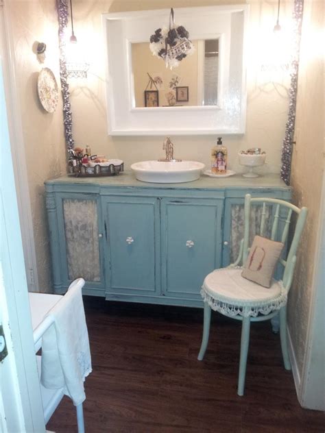 18 Bathrooms for Shabby Chic Design Inspiration