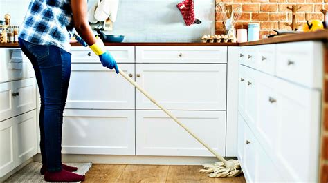 10 DIY Tips and Tricks to Jumpstart Your Spring Cleaning | DIY Projects