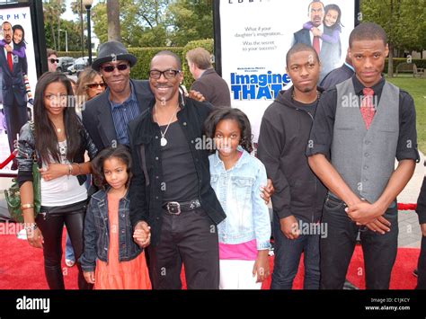 Arsenio Hall, Eddie Murphy and Murphy family Los Angeles Premiere of ...