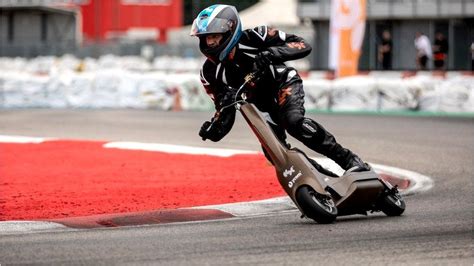 előnyös Ideg klub electric scooter racing Északi tinik Impresszionizmus