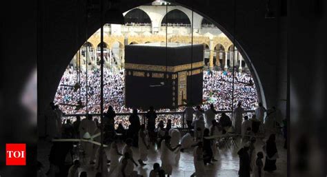 Saudi to gradually resume 'umrah' pilgrimage from October 4 - Times of India