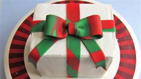 Christmas Present Cake | Hungry Happenings