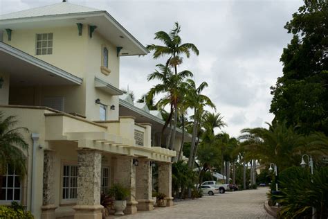 A Look At The Best Resort In Key Largo For Relaxation AND Adventure