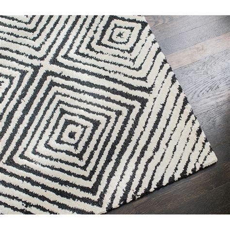 Black And White Rug Made at Allie Molloy blog