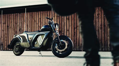 This new electric motorcycle claims 300 miles of range and all-wheel drive