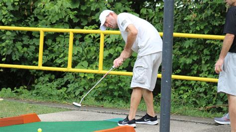 The quartet who crushed a mini-golf world record to raise money for Kentucky flood relief | CNN