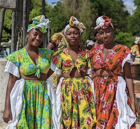 Barbados 🇧🇧 | Charming clothes, Carnival outfits, Traditional outfits