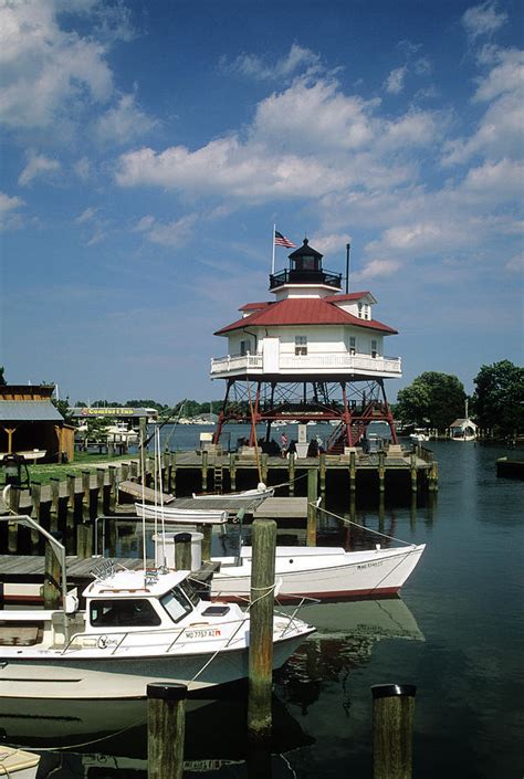 Drum Point Lighthouse, Calvert Marine Museum, Maryland Photograph by Mark Summerfield | Fine Art ...