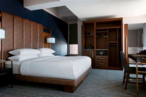 Luxury Hotel Rooms Boston Harbor | Boston Marriott Long Wharf