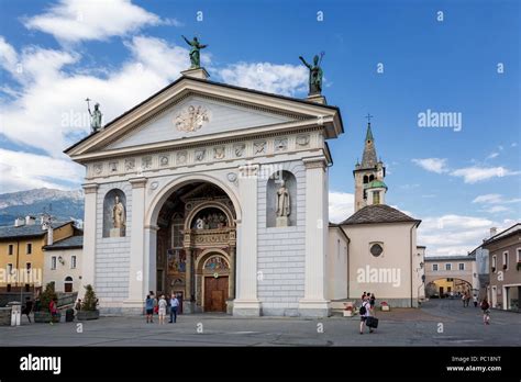 Cattedrale di Aosta, Aosta, Italia Foto stock - Alamy