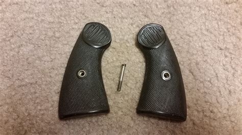 Sold>>>For Sale Colt New Service Grips