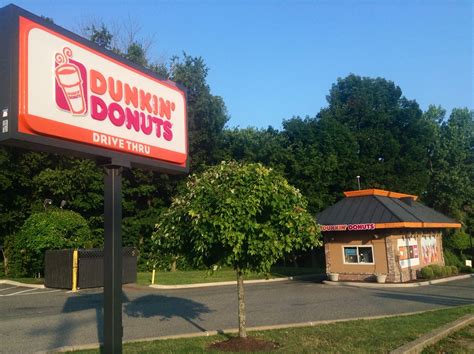 Dunkin Donuts, Drive Thru Only | Dunkin Donuts, Tiny Drive t… | Flickr