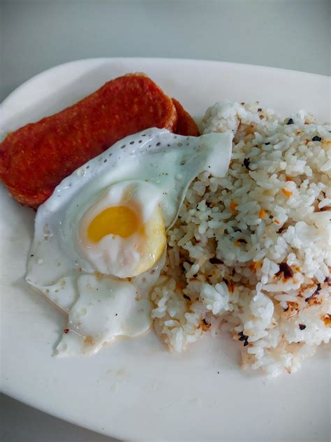 [homemade] spamsilog = SPAM + SInangag (fried rice) + itLOG (egg) : r/food