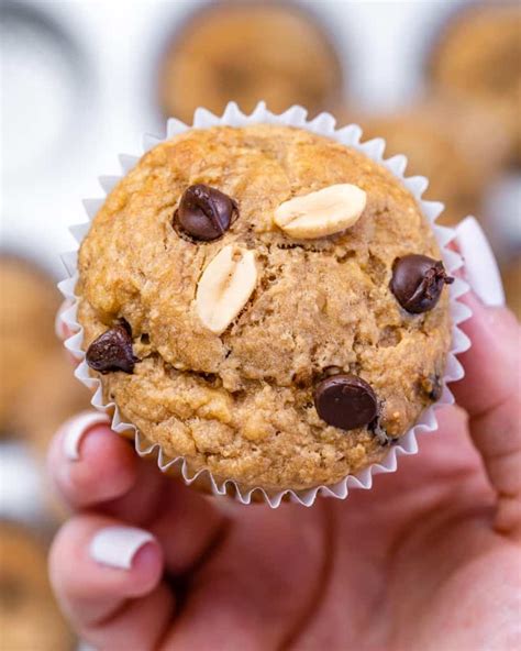 Healthy Peanut Butter Banana Muffins - Healthy Fitness Meals