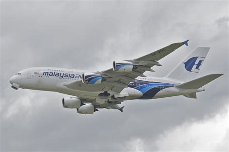 File:Malaysia Airlines Airbus A380-841; 9M-MNE@LHR;13.05.2013 708bu (8738120436).jpg - Wikipedia ...