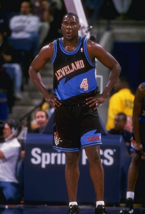 Cleveland Cavaliers: Team releases incredible 1990's throwback uniforms