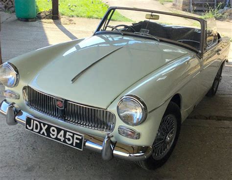 1968/F MG Midget MKIII in Snowberry White – Mike Authers Classics