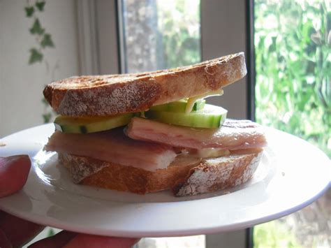 Foodycat: Smoked eel sandwich