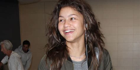 Zendaya Shows Off Her Gorgeous Natural Hair